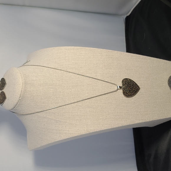 Heart Necklace w/ beautiful patterns ❤❤